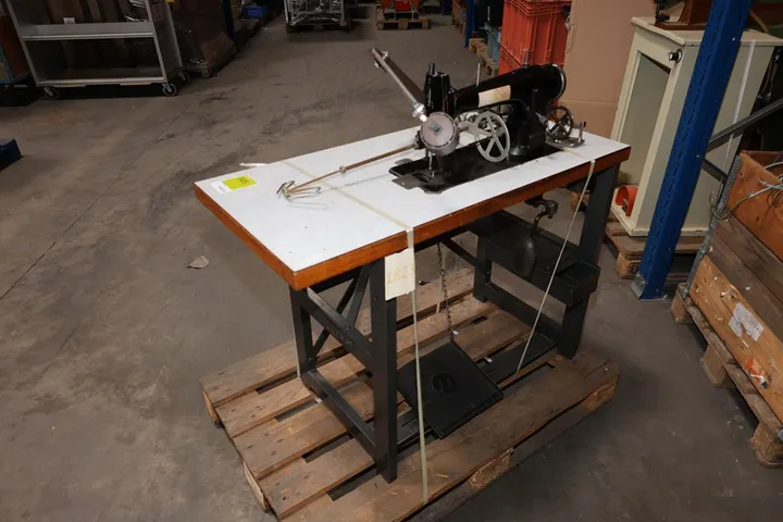 Pfaff Industrienähmaschine ohne Palette